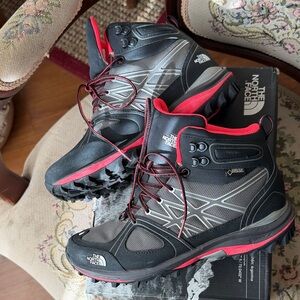 The North Face Women’s Ultra Extreme GTX Hiking Boots size 7.5 EUC